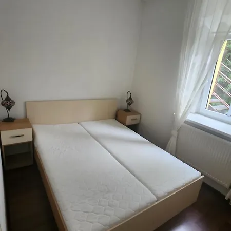 Apartmany Liska Mladé Buky Exterior photo